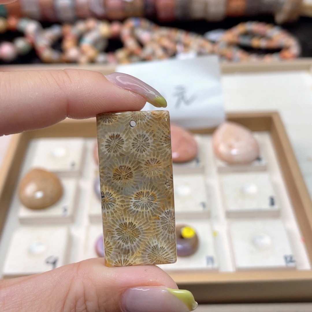 硅化珊瑚（珊瑚玉）手链未镶嵌云*色522