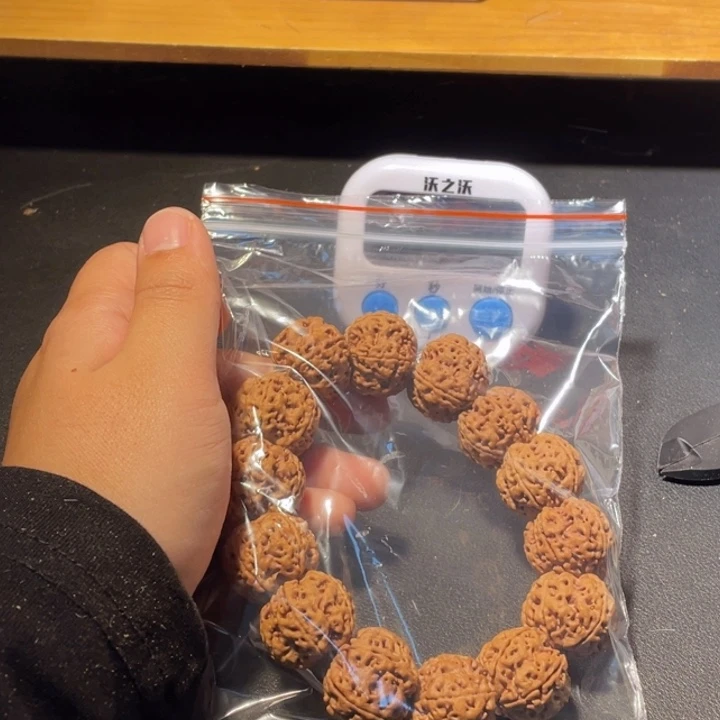 彻***夜金刚菩提手串这个