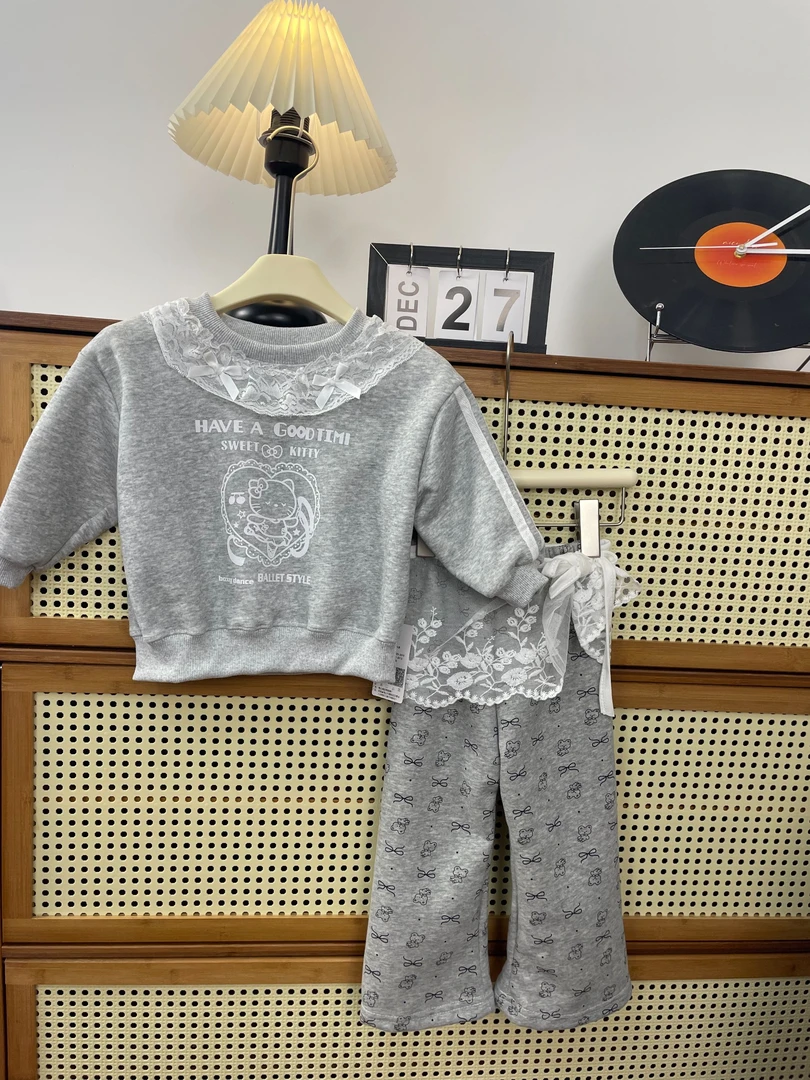 兮兮Hello Kitty可爱舒适休闲亲子装长袖洋气蕾丝印花春秋套装女