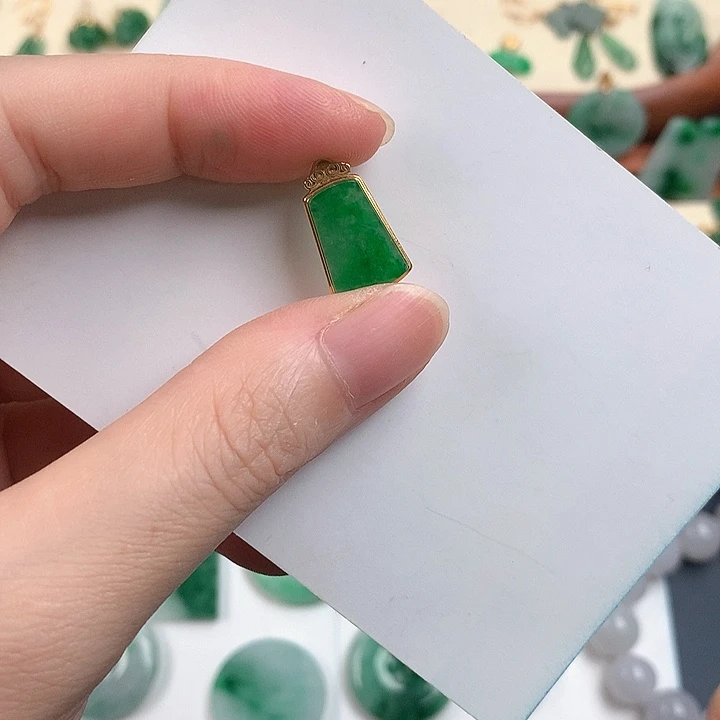 颈饰18K金镶嵌翡翠86326635788