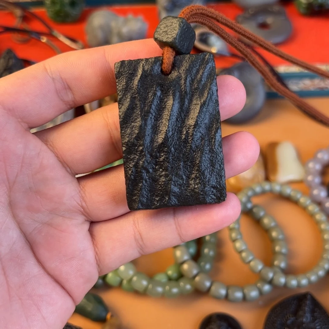 和田玉颈饰未镶嵌九*