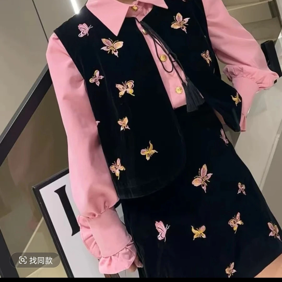 奶瓶家大码刺绣高级感套装25年新款新中式丝绒蝴蝶结马甲衬衫短裙
