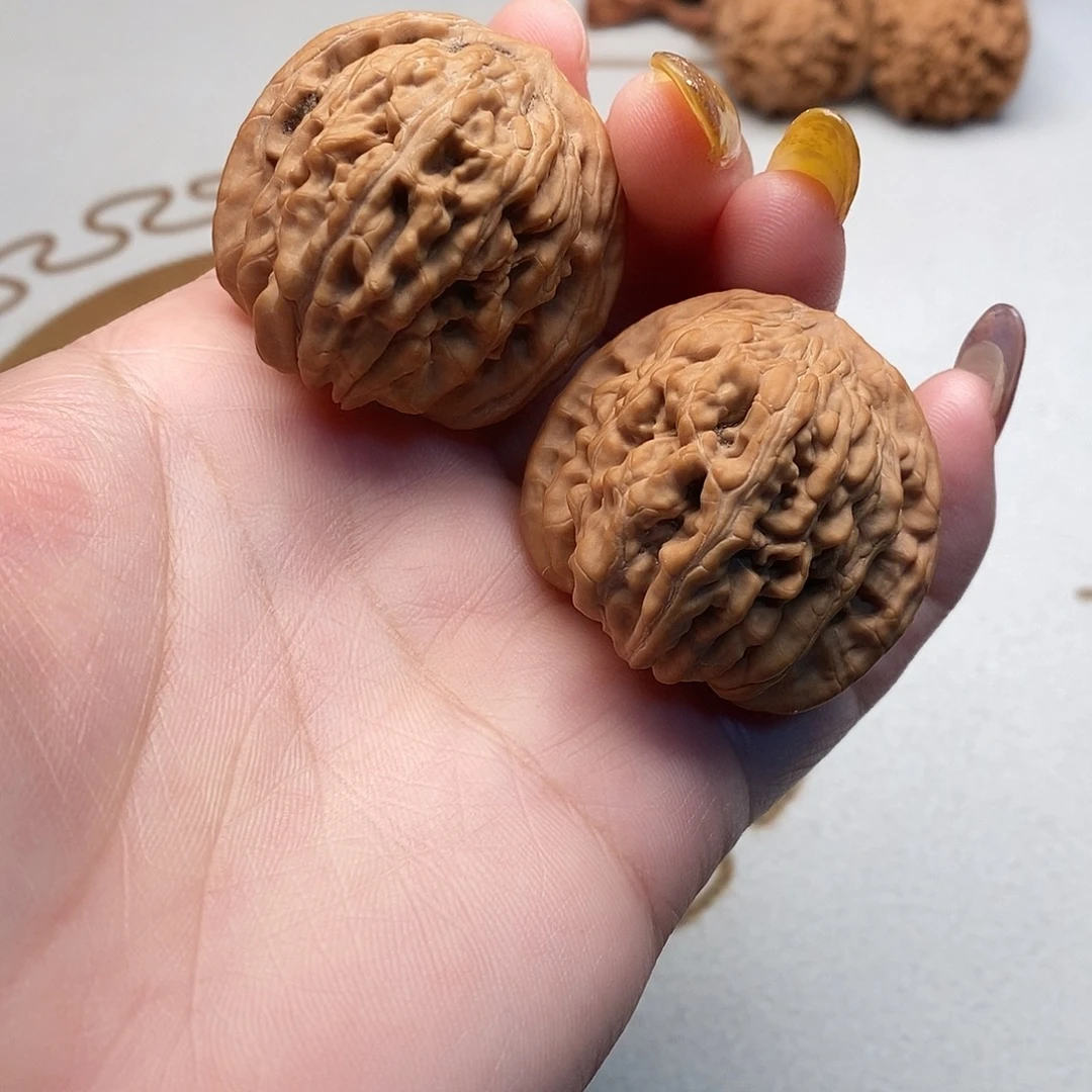 把件桃核放漏四座楼