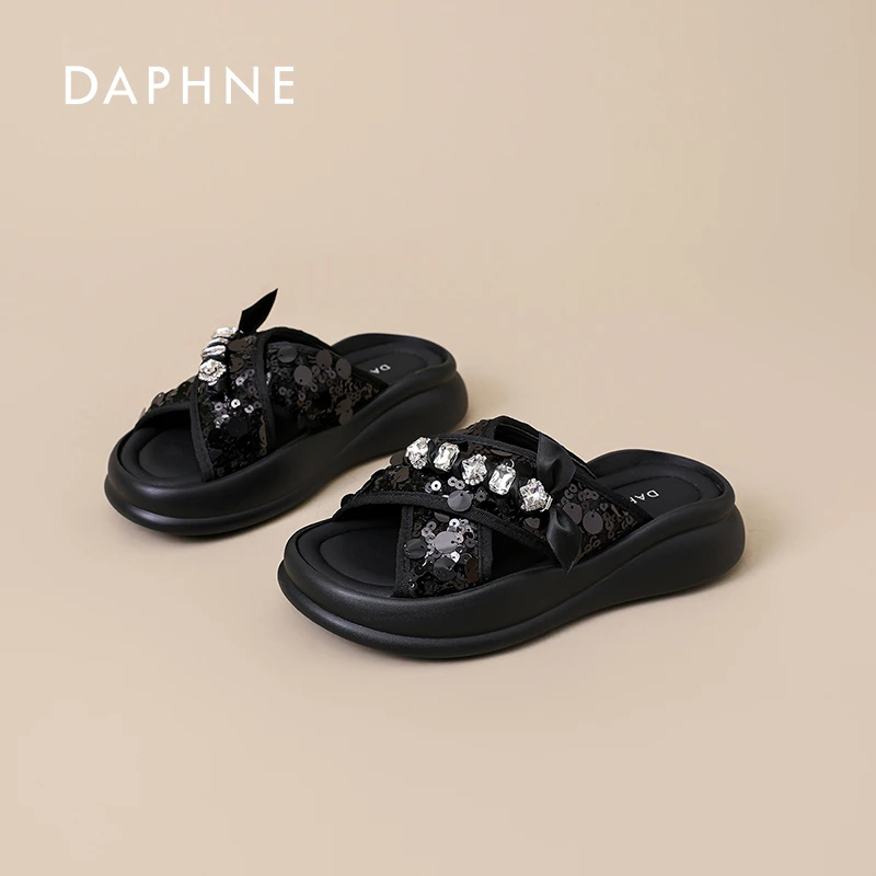 达芙妮夏季新款女款凉鞋时尚日常穿搭轻便一脚蹬软底露趾一字拖S