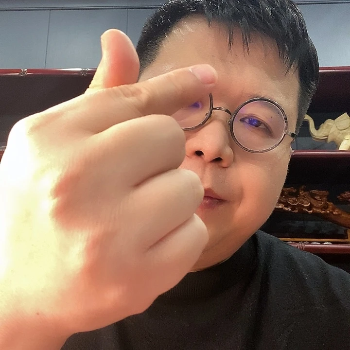 紫砂茶杯富国岛沉香手串
