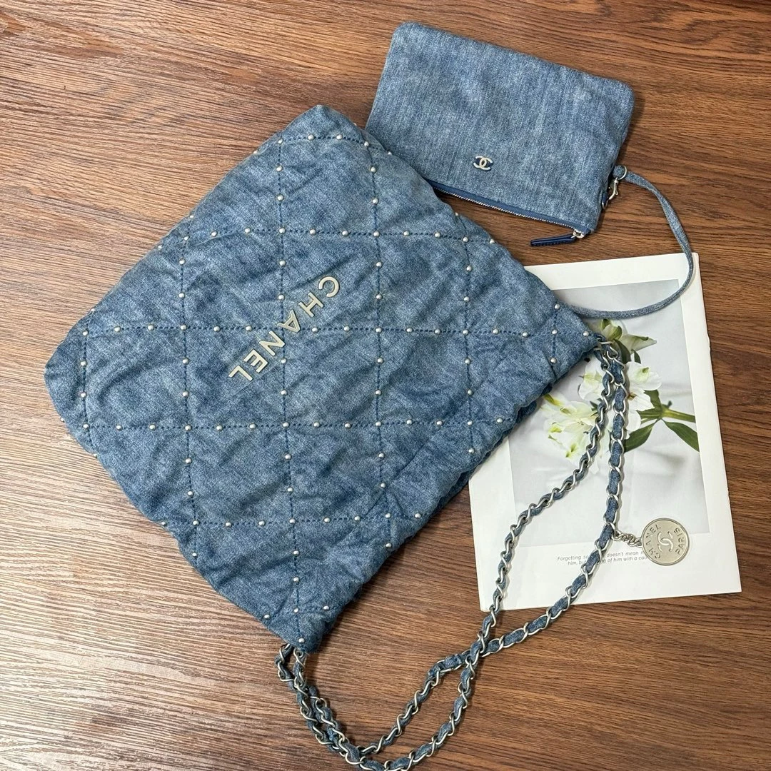 95新 Chanel/香奈儿 蓝银 牛仔 丹宁铆钉22bag小号/695659507