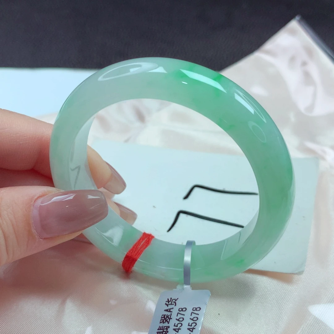 翡翠手镯未镶嵌手镯51