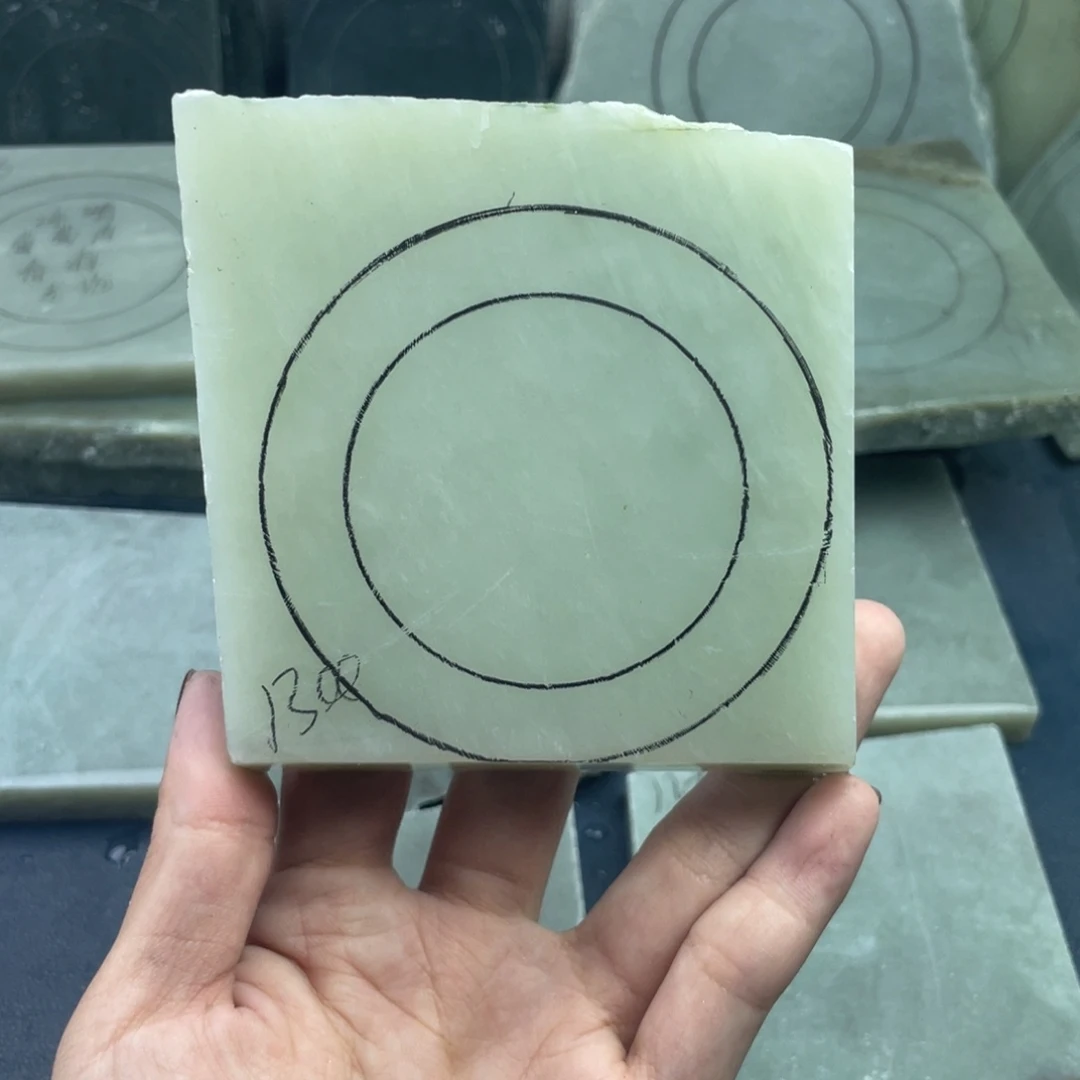 胡***。定制和田玉定制手镯