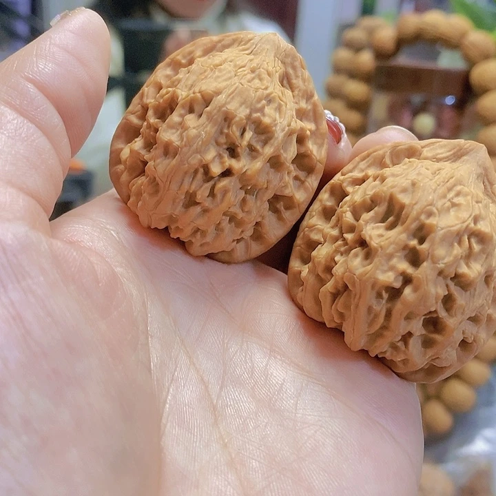 【闪购商品】文玩核桃把件39红狮子