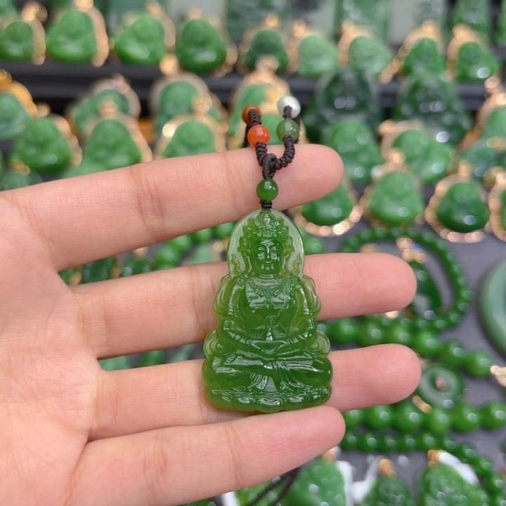 颈饰未镶嵌和田玉（碧玉）