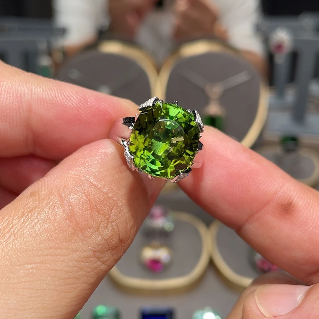 18K金镶嵌戒指碧玺13.3ct