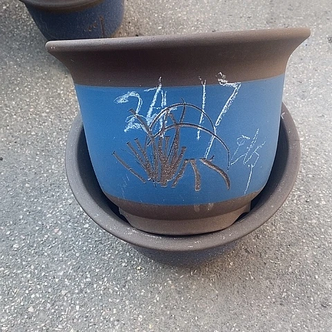 中国宜兴紫砂花，