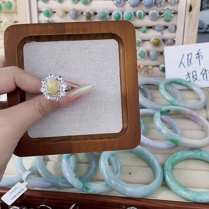 翡翠未镶嵌颈饰天然翡翠Ａ货