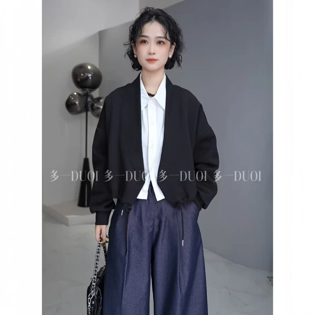 多一“淞涧”2025早春法式V领慵懒风无扣设计下摆抽绳宽松外套