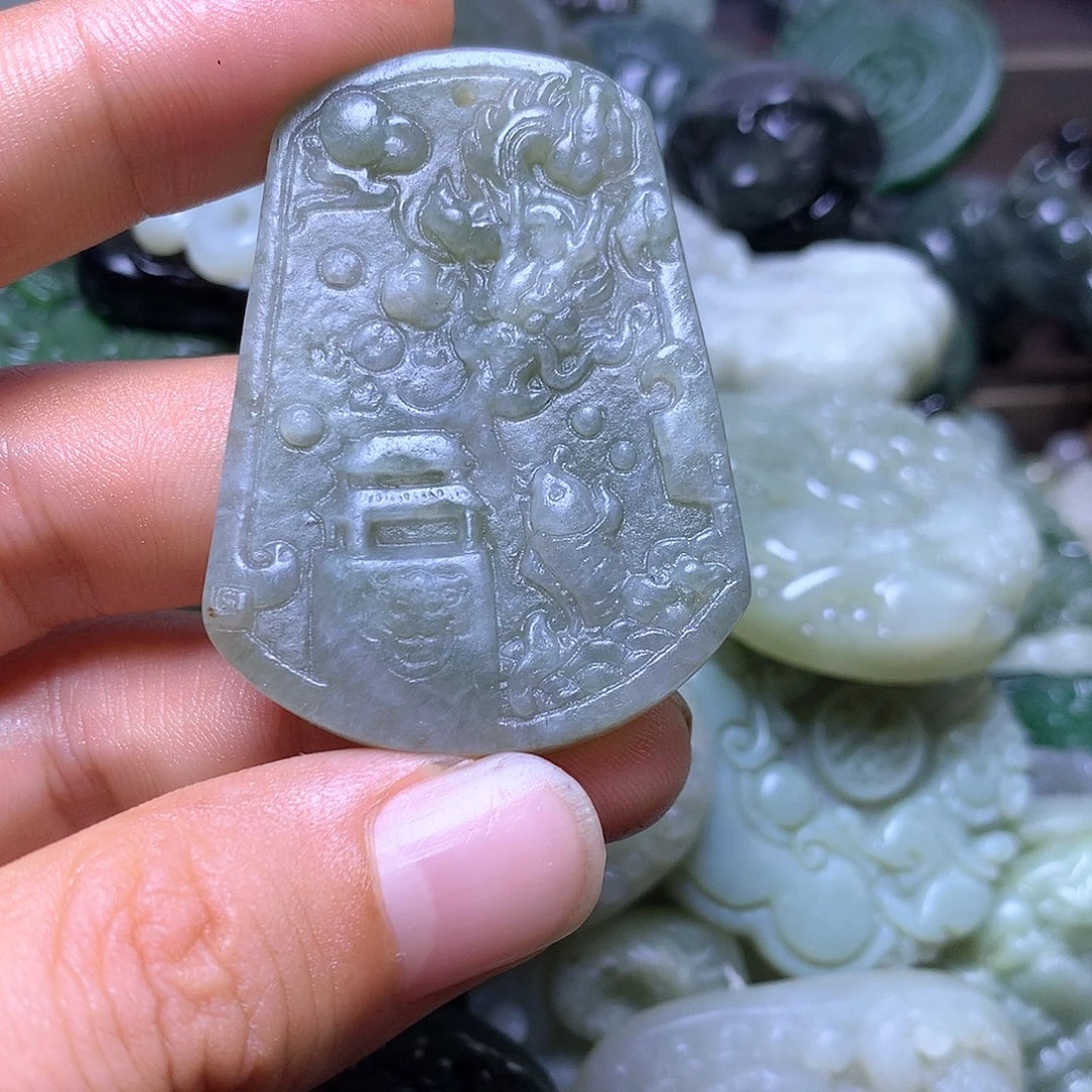 颈饰未镶嵌和田玉