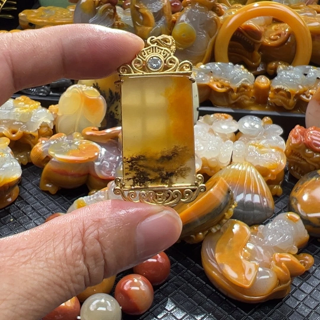 石英质玉未镶嵌颈饰