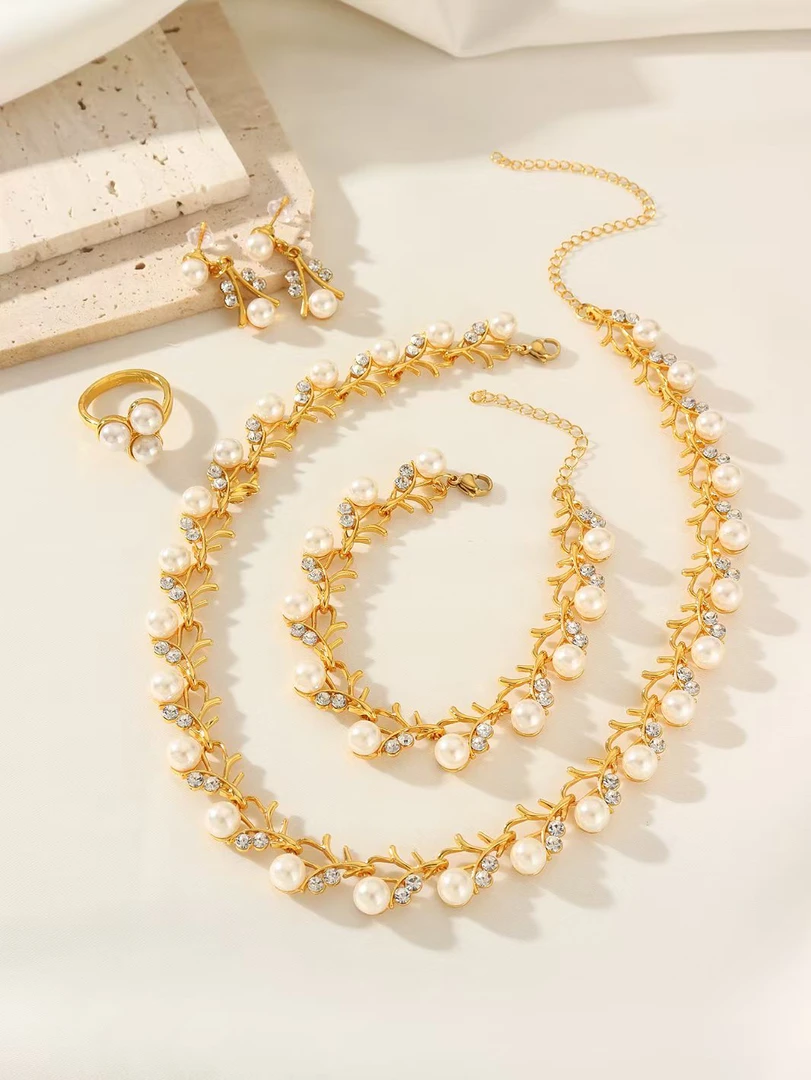 钛钢仿珍珠吊坠 钛钢吊坠轻奢首饰饰品金色项链钛钢A004时尚4件套