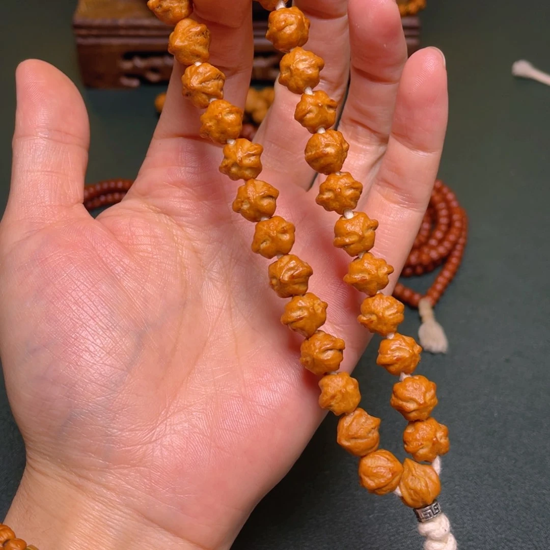 柏香籽/百香籽吊坠狐狸手持