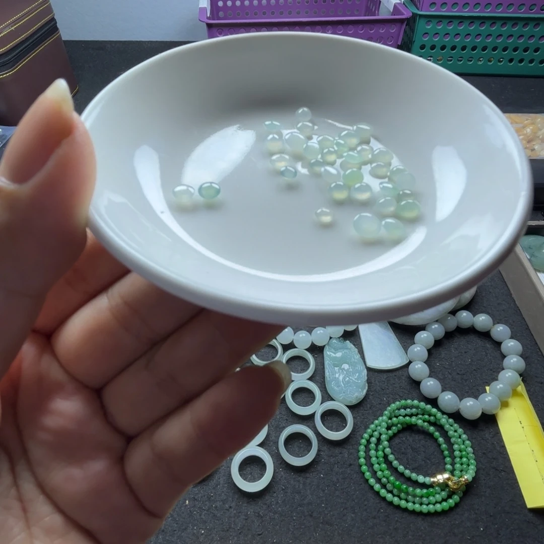 翡翠未镶嵌颈饰蛋面