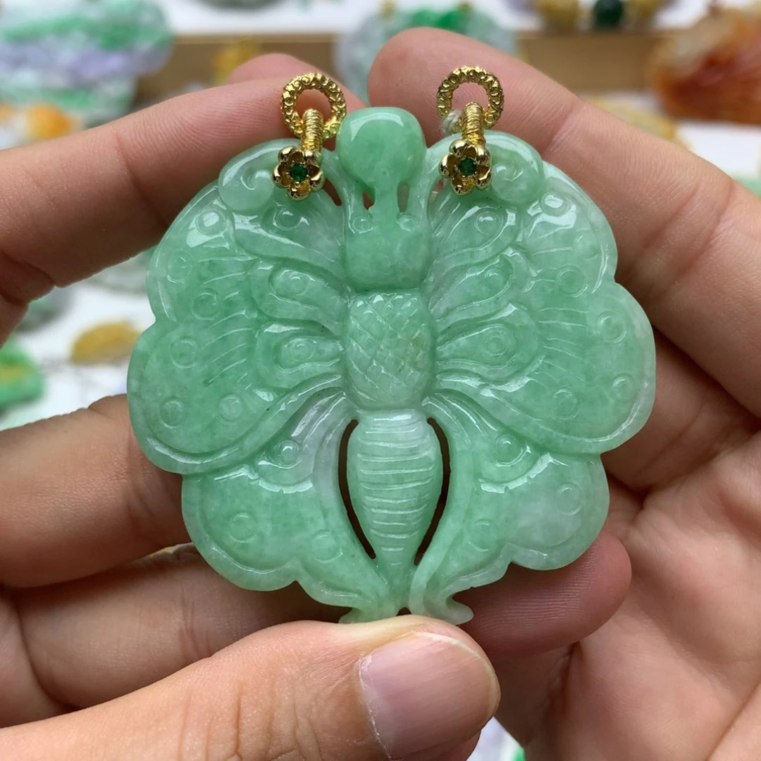 翡翠未镶嵌颈饰翡翠