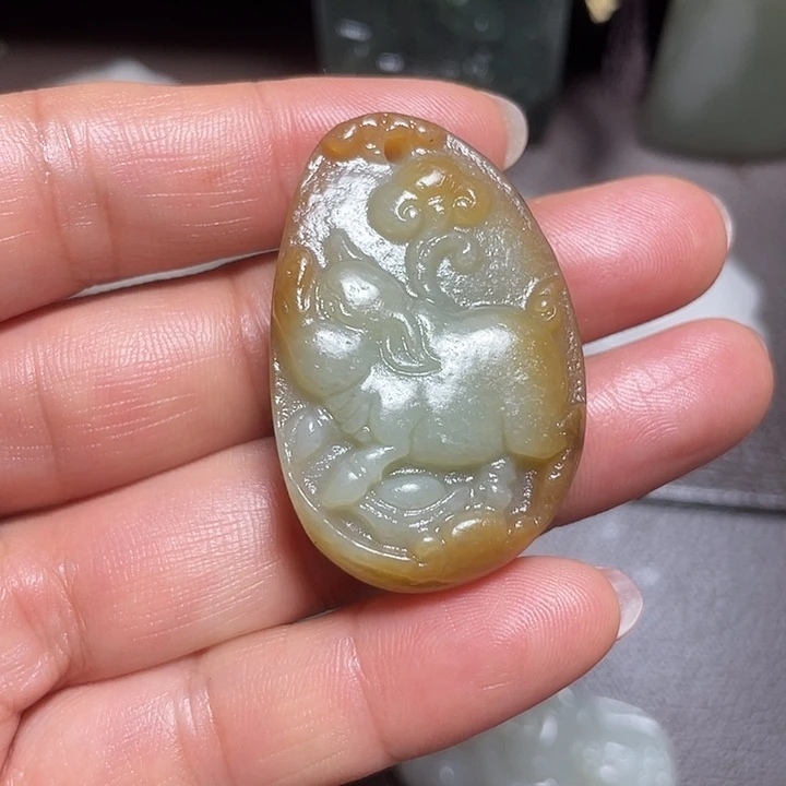 和田玉（糖玉）未镶嵌颈饰