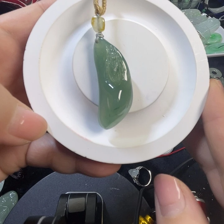 翡翠未镶嵌颈饰蓝水一鸣惊人吊坠