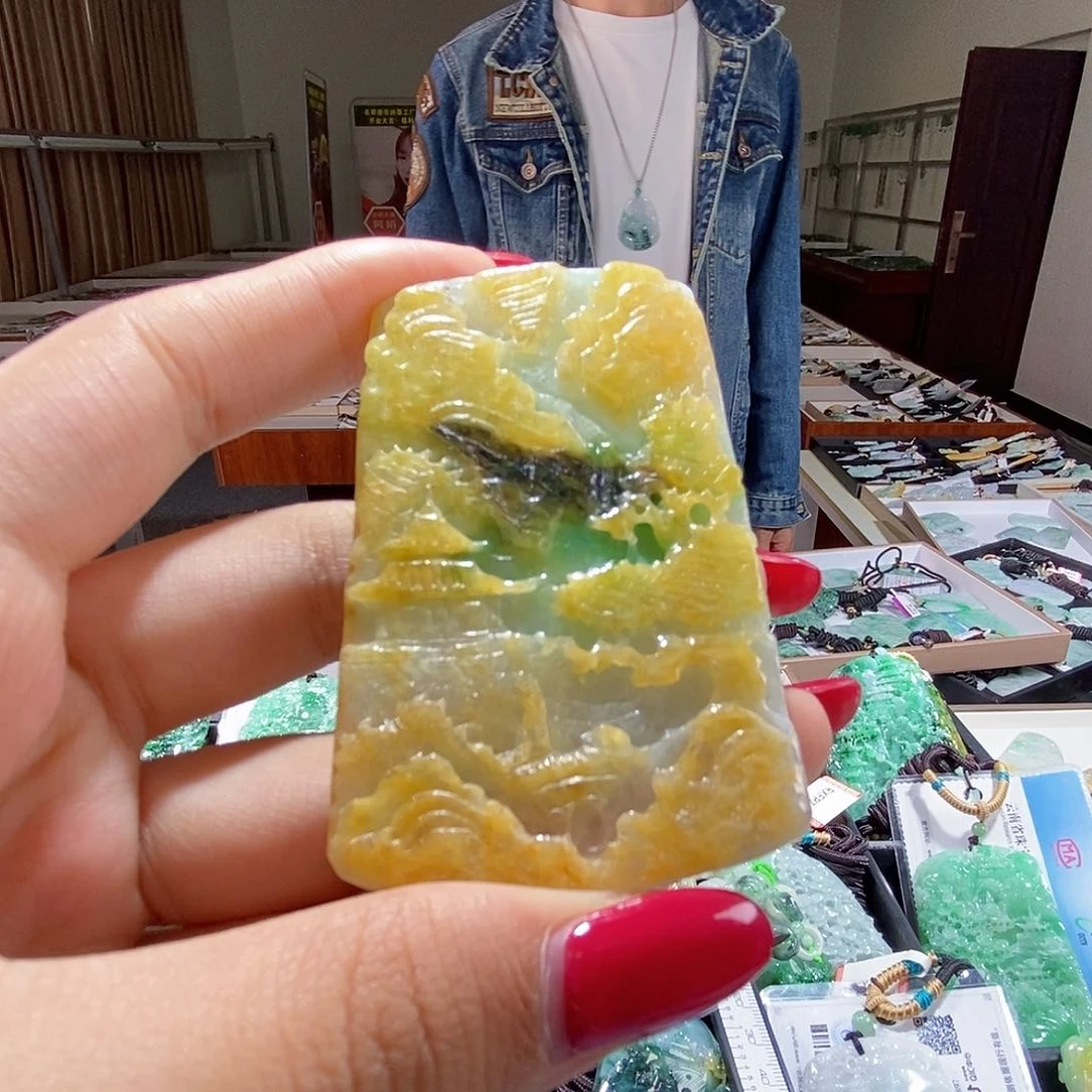 翡翠未镶嵌颈饰翡翠