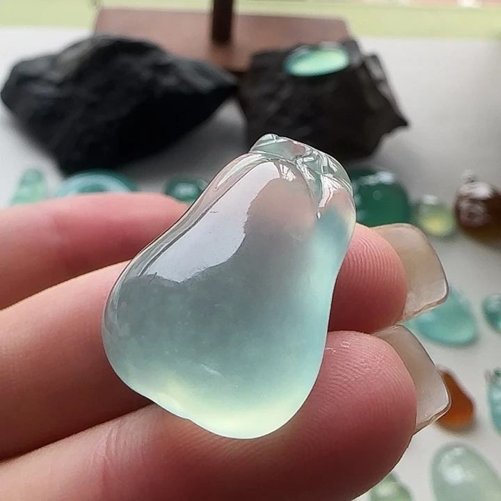 岫玉未镶嵌颈饰岫玉