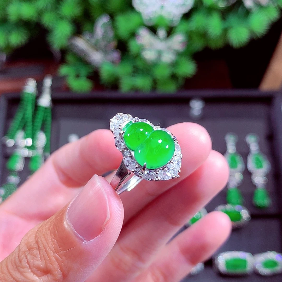 颈饰未镶嵌翡翠天然