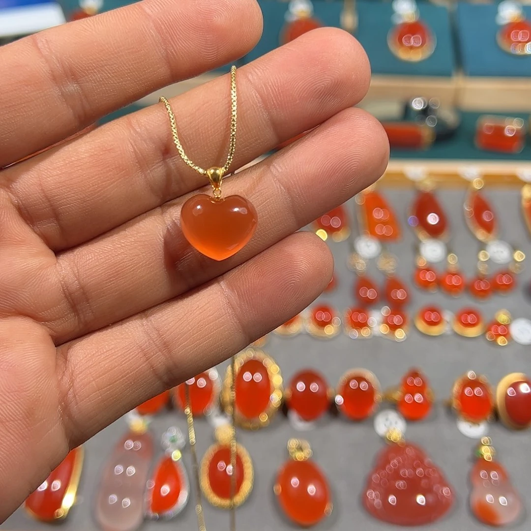 南红玛瑙18K金镶嵌颈饰