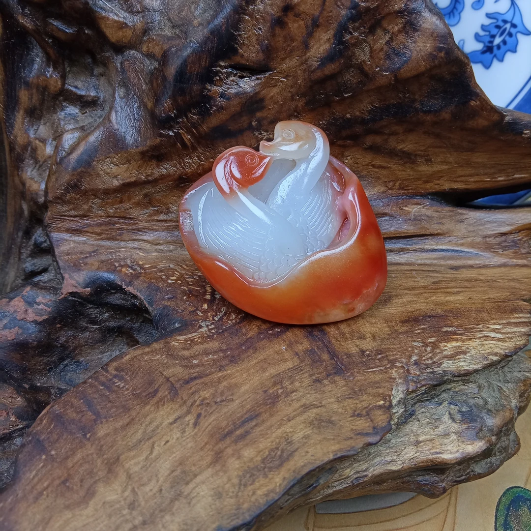 和田玉，60克。鹅如意。琴瑟和鸣