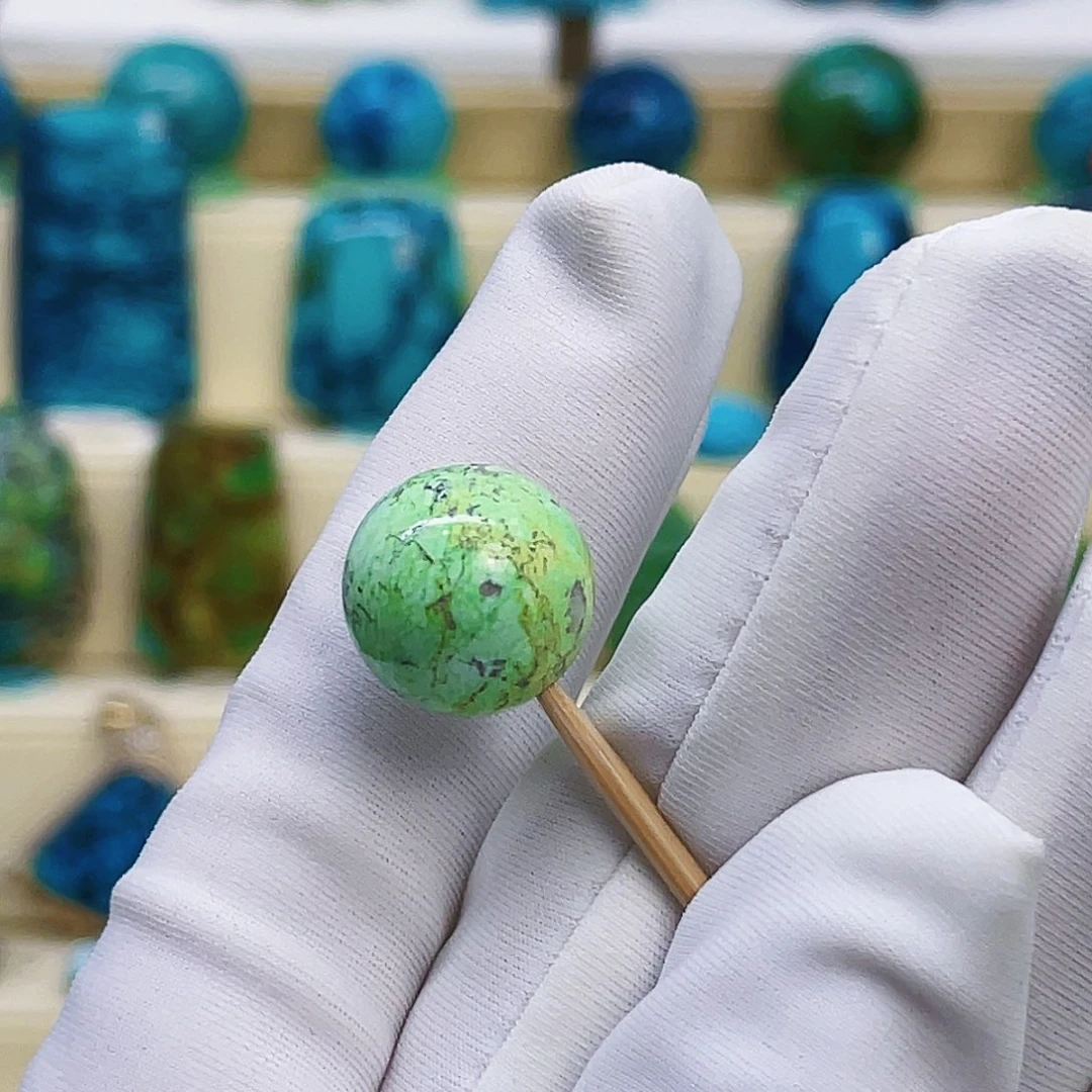 绿松石未镶嵌颈饰