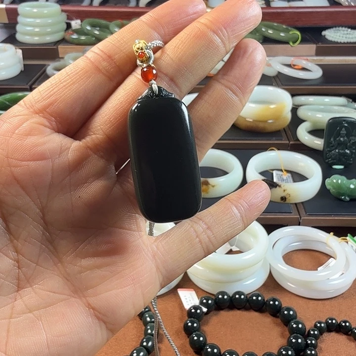 和田玉未镶嵌挂件