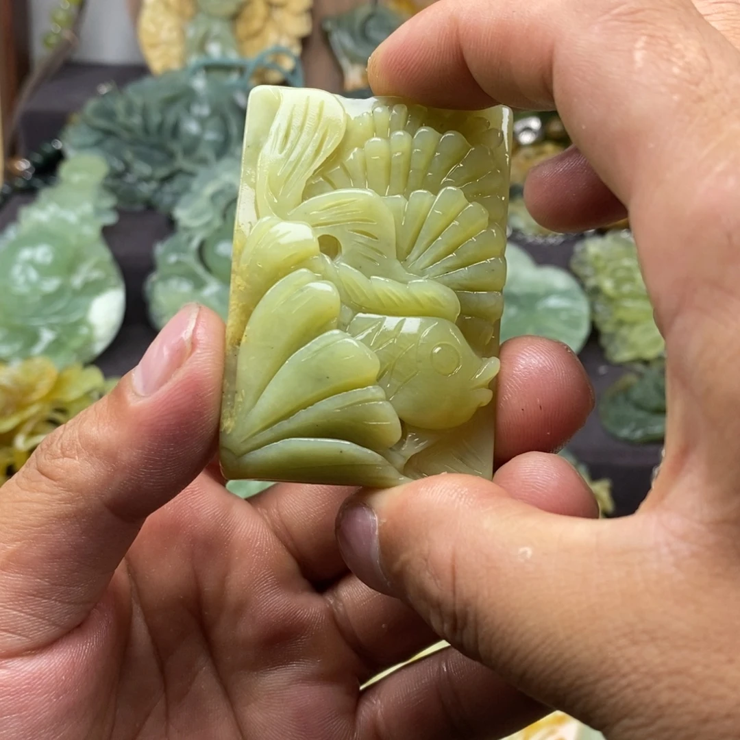 蛇纹石玉未镶嵌吊坠(赠链)