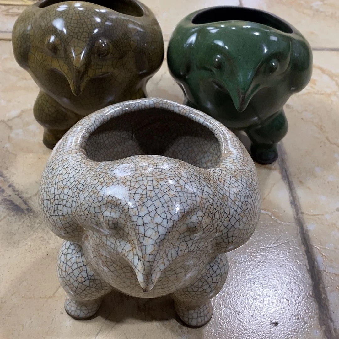 纪***王瓷片官窑的三个大鹰尊