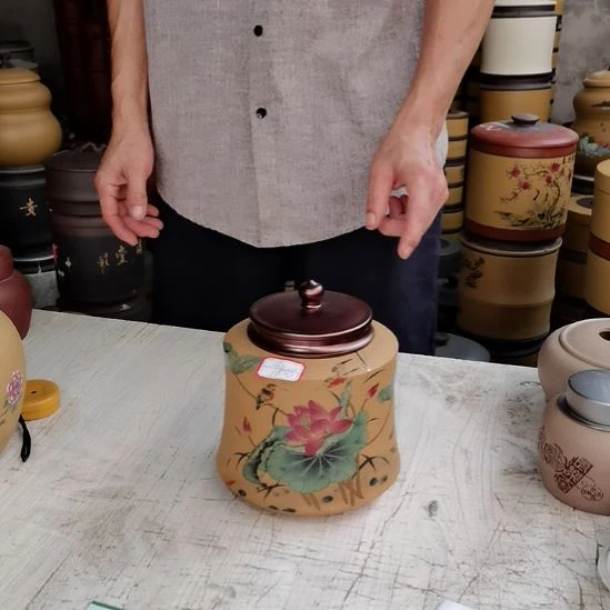 紫砂茶叶罐处理一斤装荷花9805