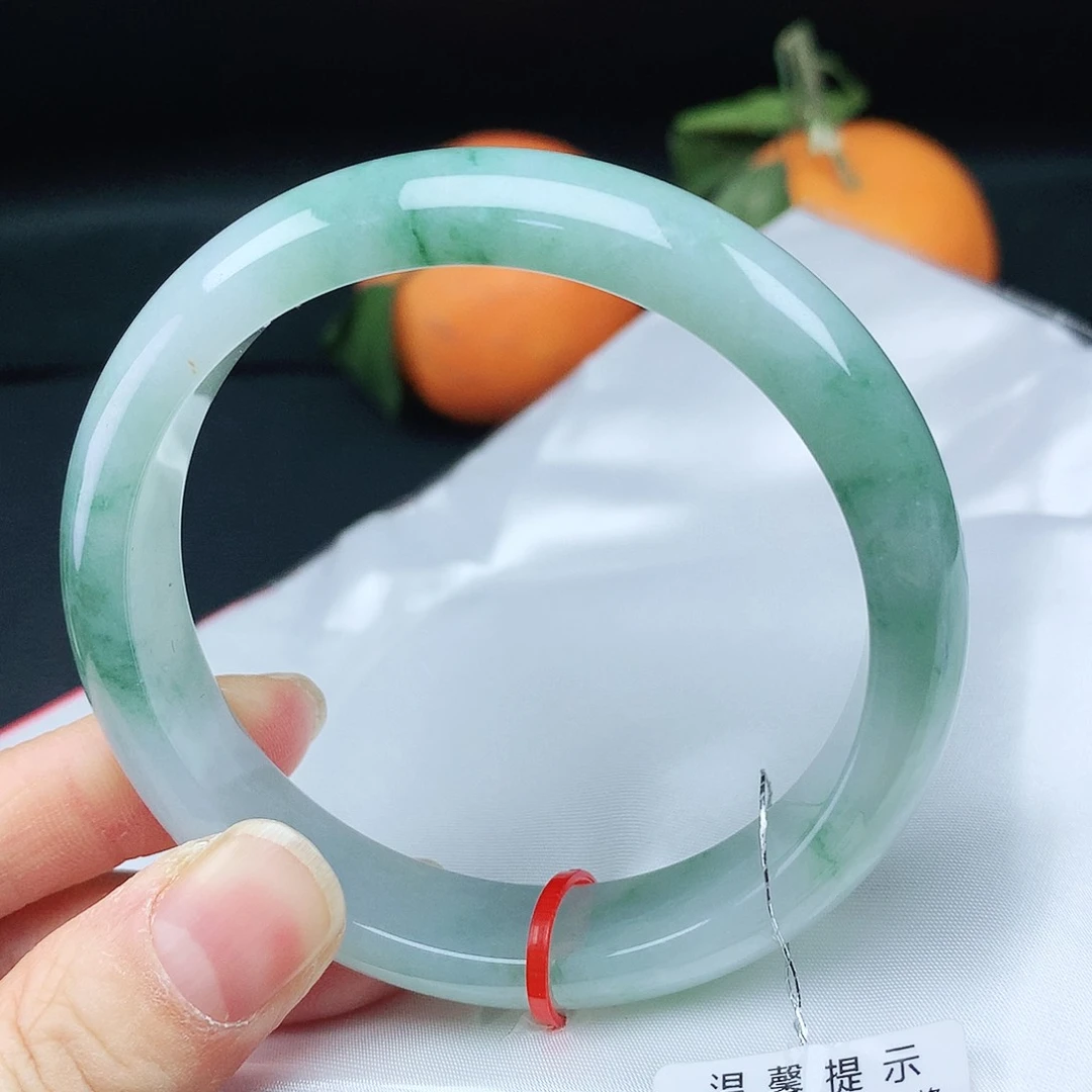 翡翠手镯未镶嵌58圈