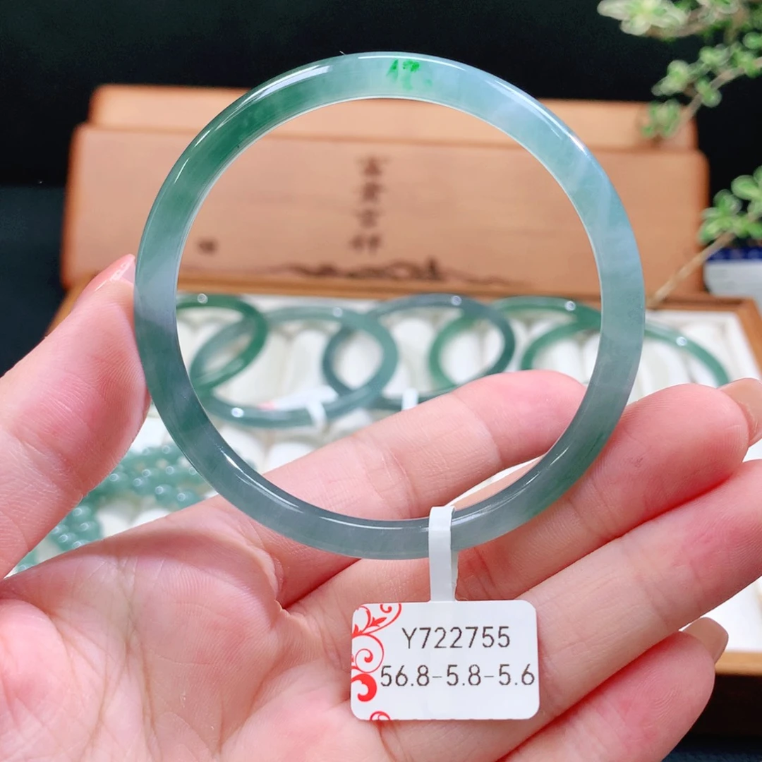 翡翠未镶嵌手镯天然