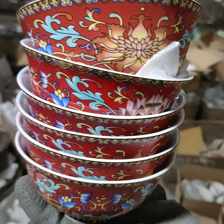 摆件盘子碗茶壶啥都有