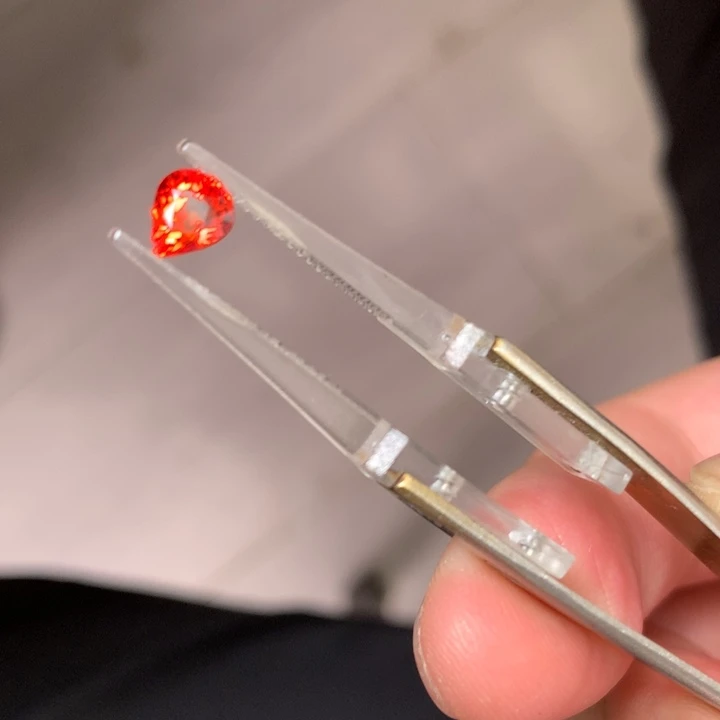 蓝宝石裸石未镶嵌