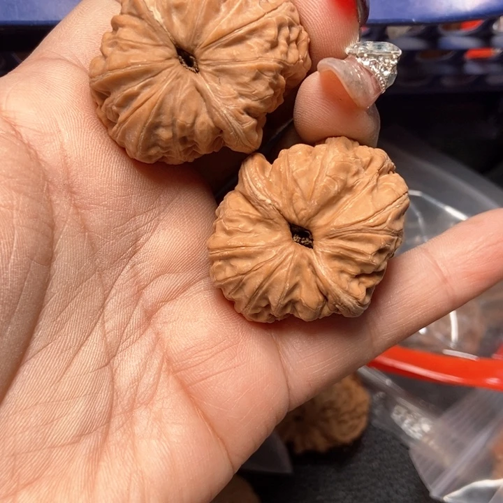 文玩核桃吊坠元宝66