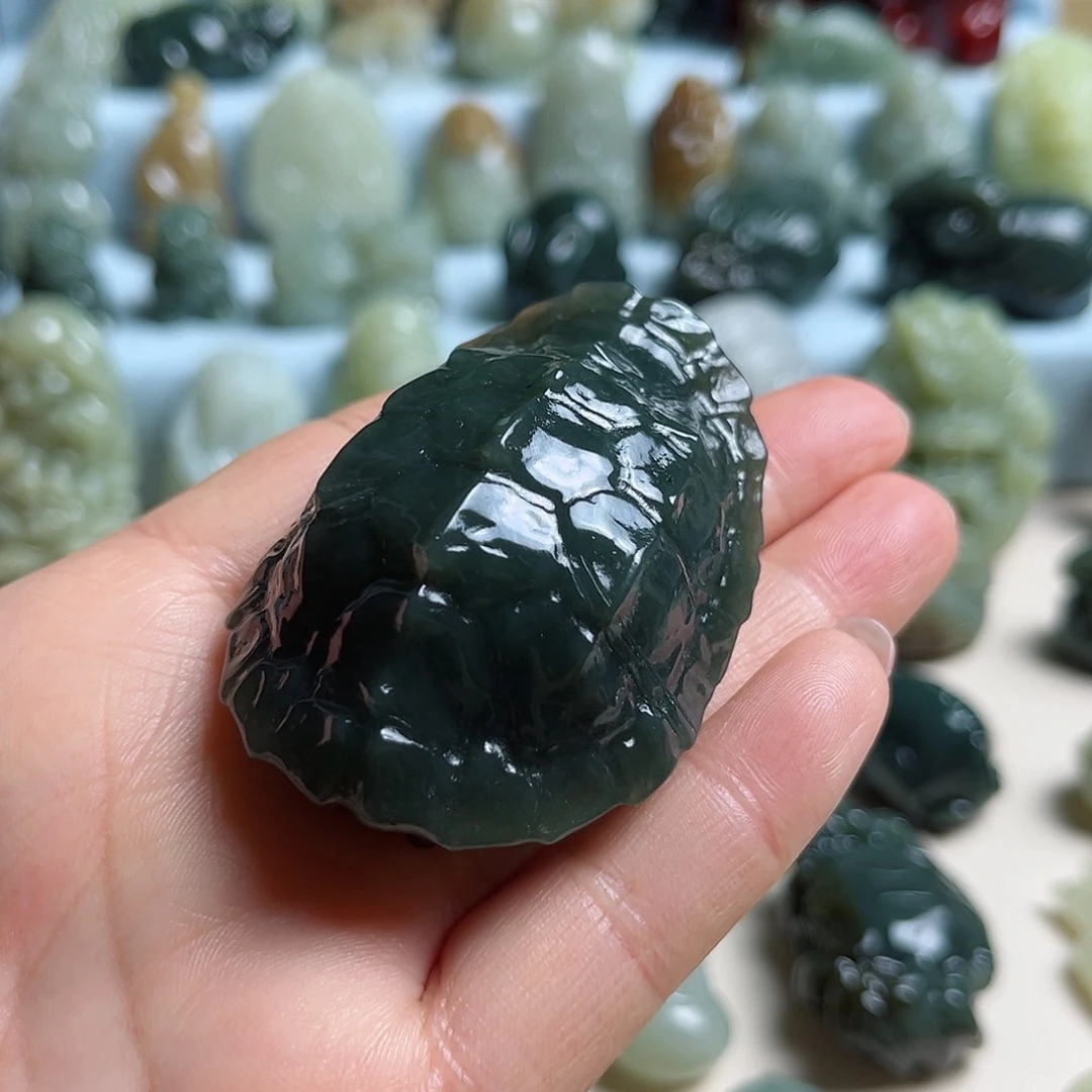 和田玉未镶嵌把件