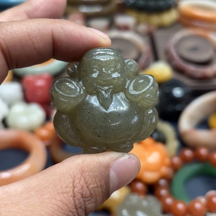 长***ᝰ石英岩玉合金颈饰