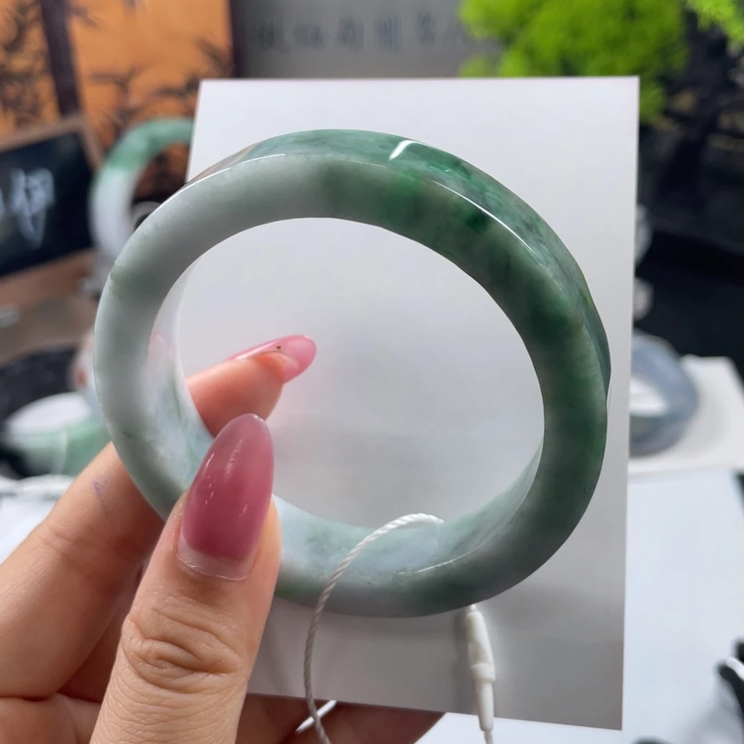 定制翡翠未镶嵌翡翠手镯基地质检发货