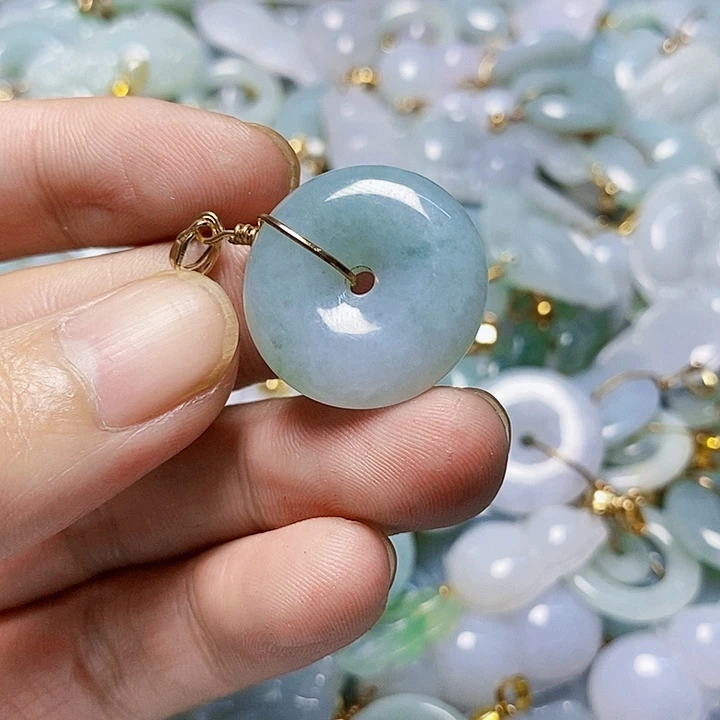 翡翠未镶嵌颈饰天然A货翡翠