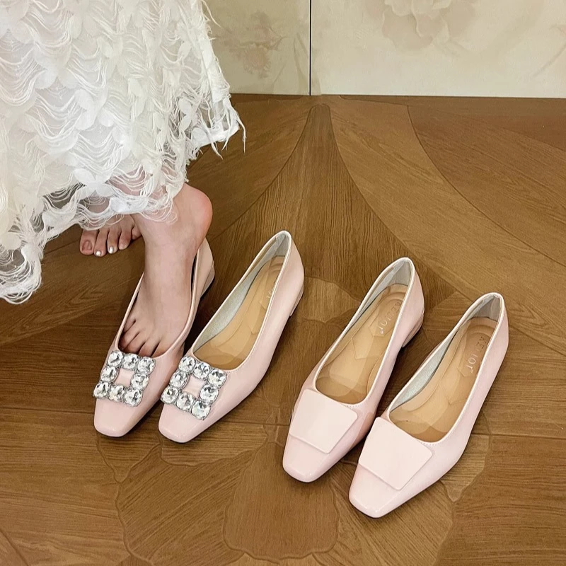 美猫汇粗跟水钻方扣低跟2025年新款通勤百搭真皮底配裙子玛丽珍鞋