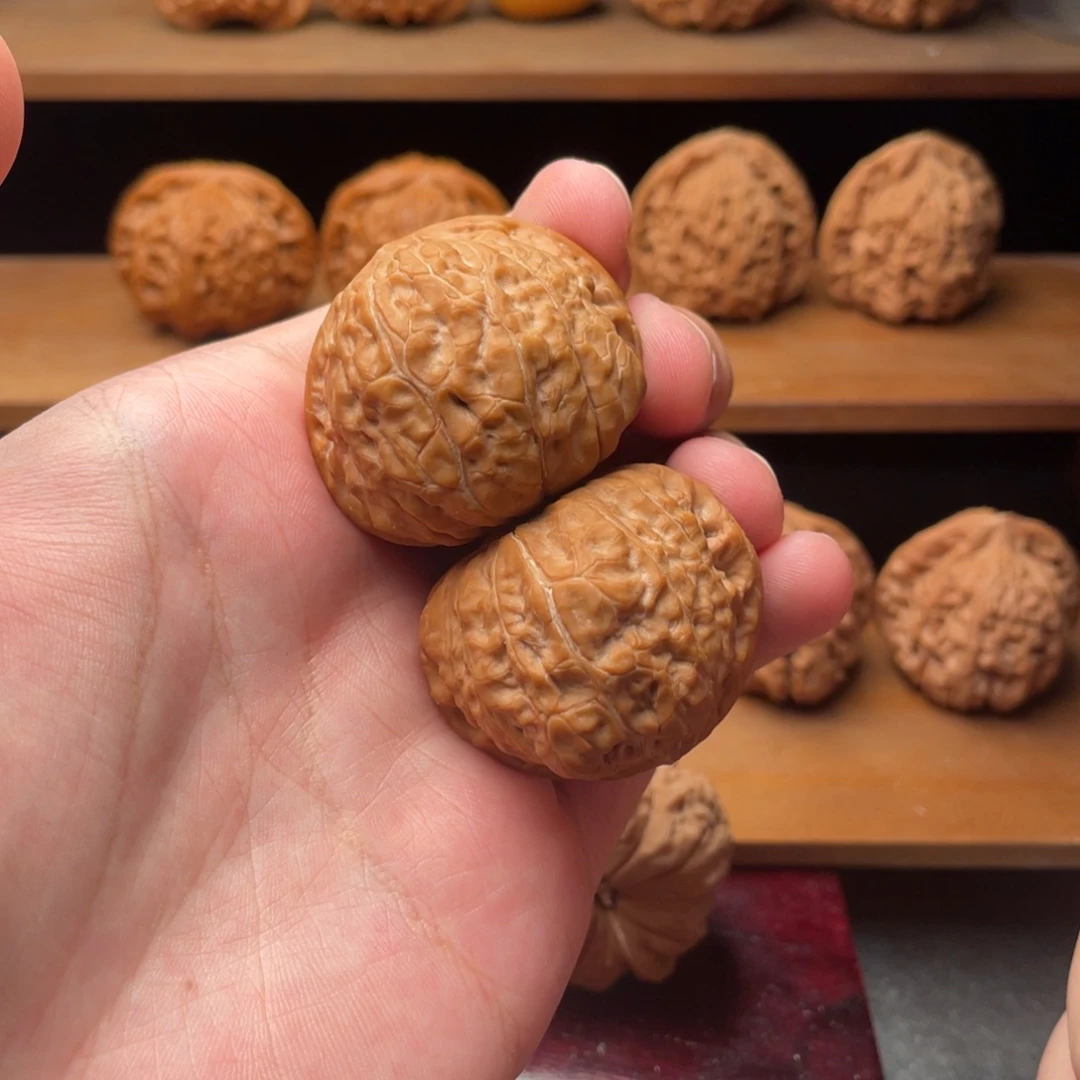 文玩核桃把件40圆润红皮毕业南瓜墩48克