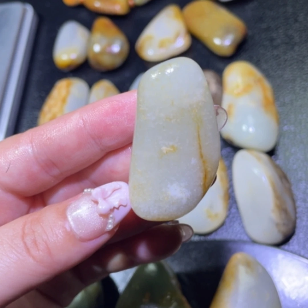 【闪购商品】颈饰未镶嵌和田玉