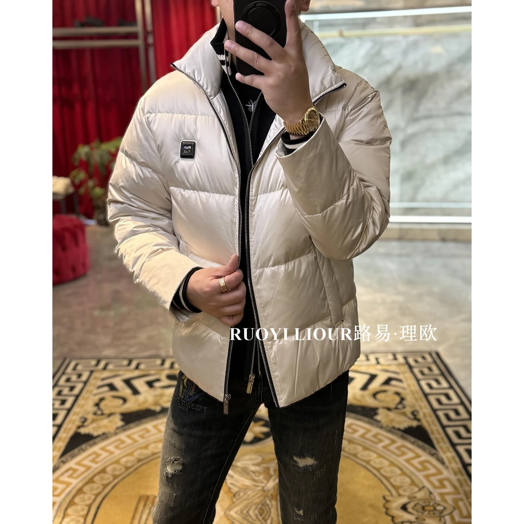 【路易理欧】2025新款潮流轻奢胸标假两件休闲保暖羽绒服24019