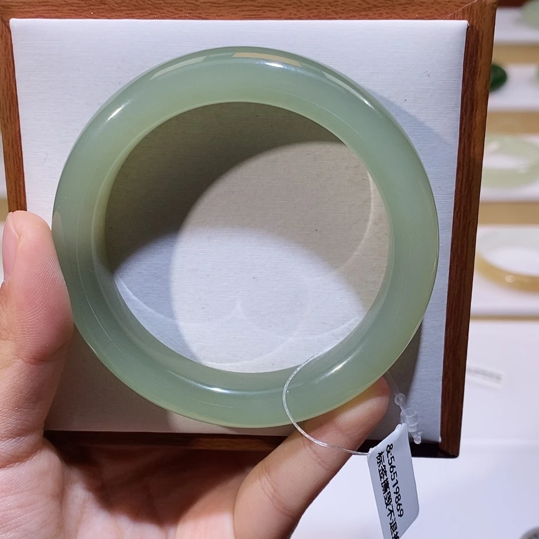 未镶嵌手镯和田玉高冰葡萄肉